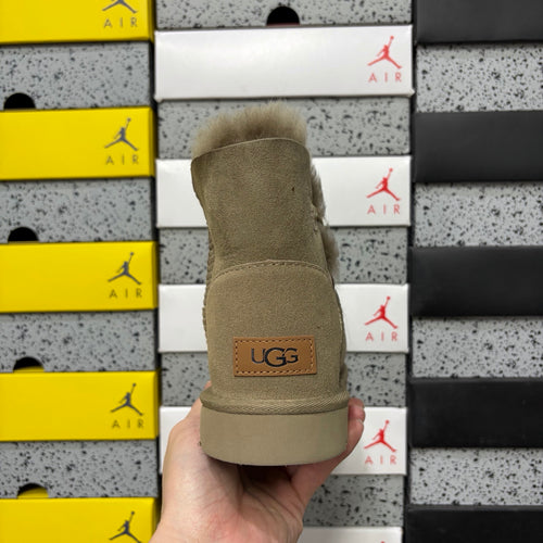 UGG Button-Detail Short Boots – Antelope Brown