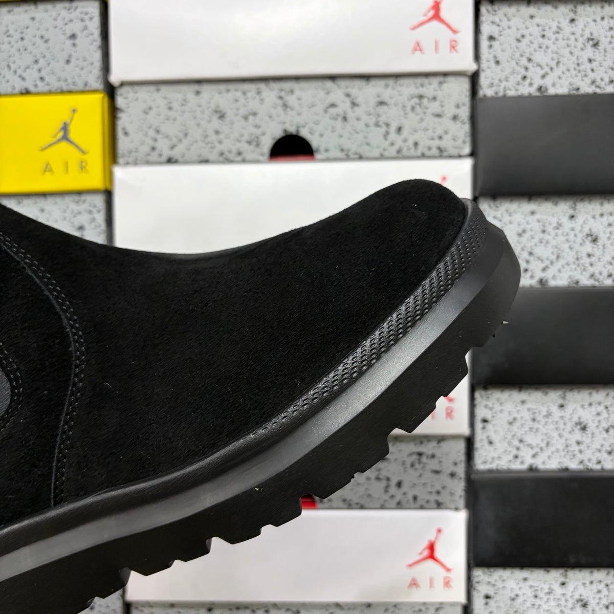 UGG Chunky-Sole Chelsea Boots – Black | 2050