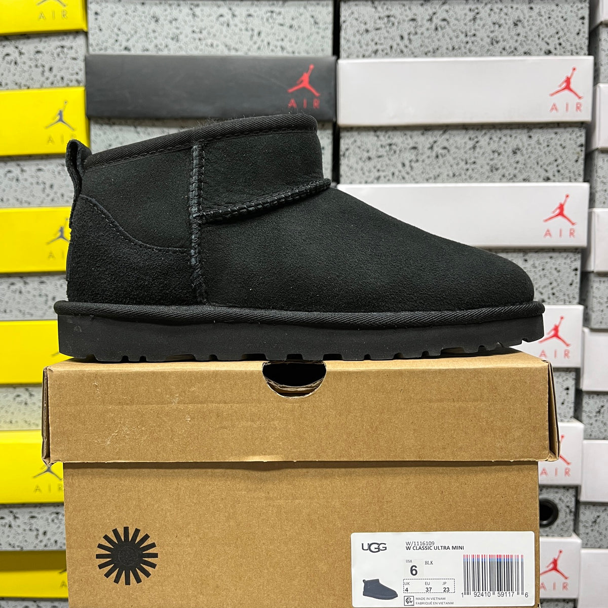 UGG Classic Ultra Mini Boots – Black