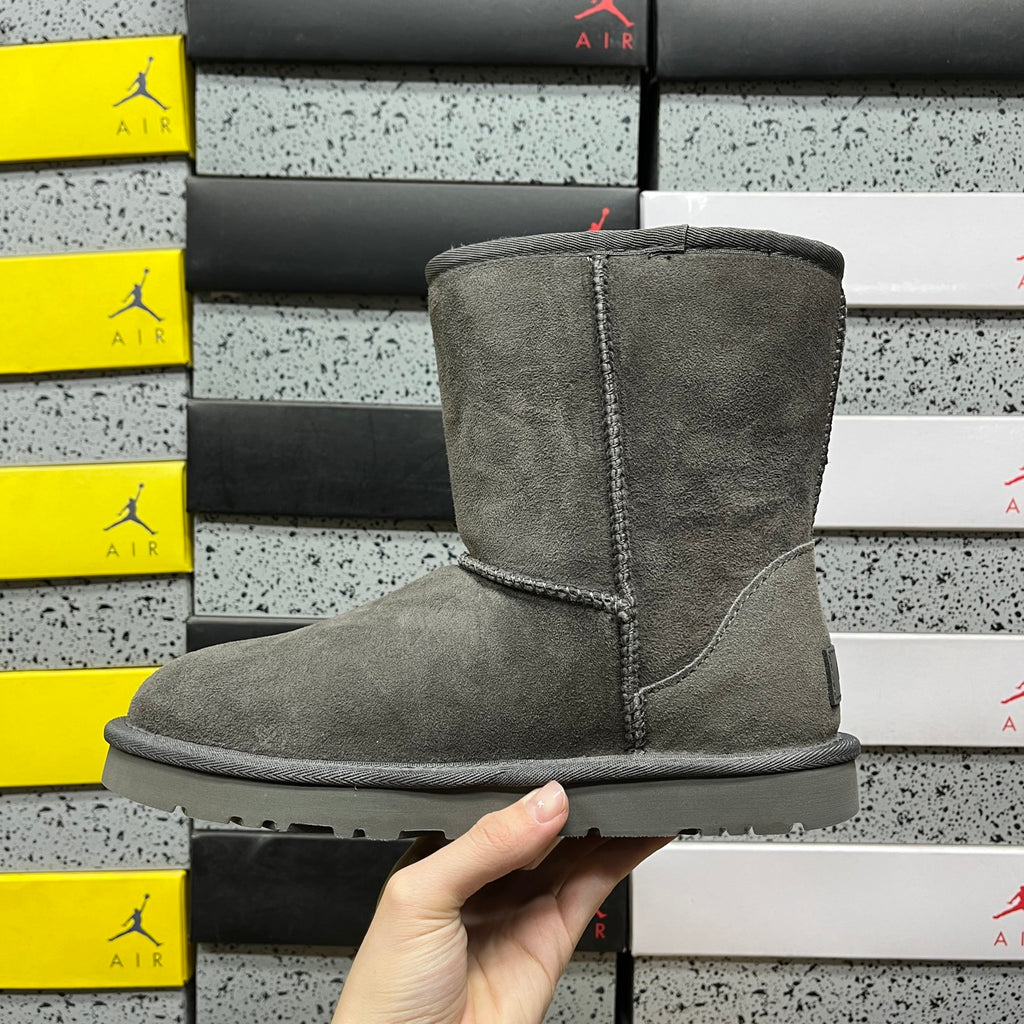 UGG Classic Short Boots – Grey