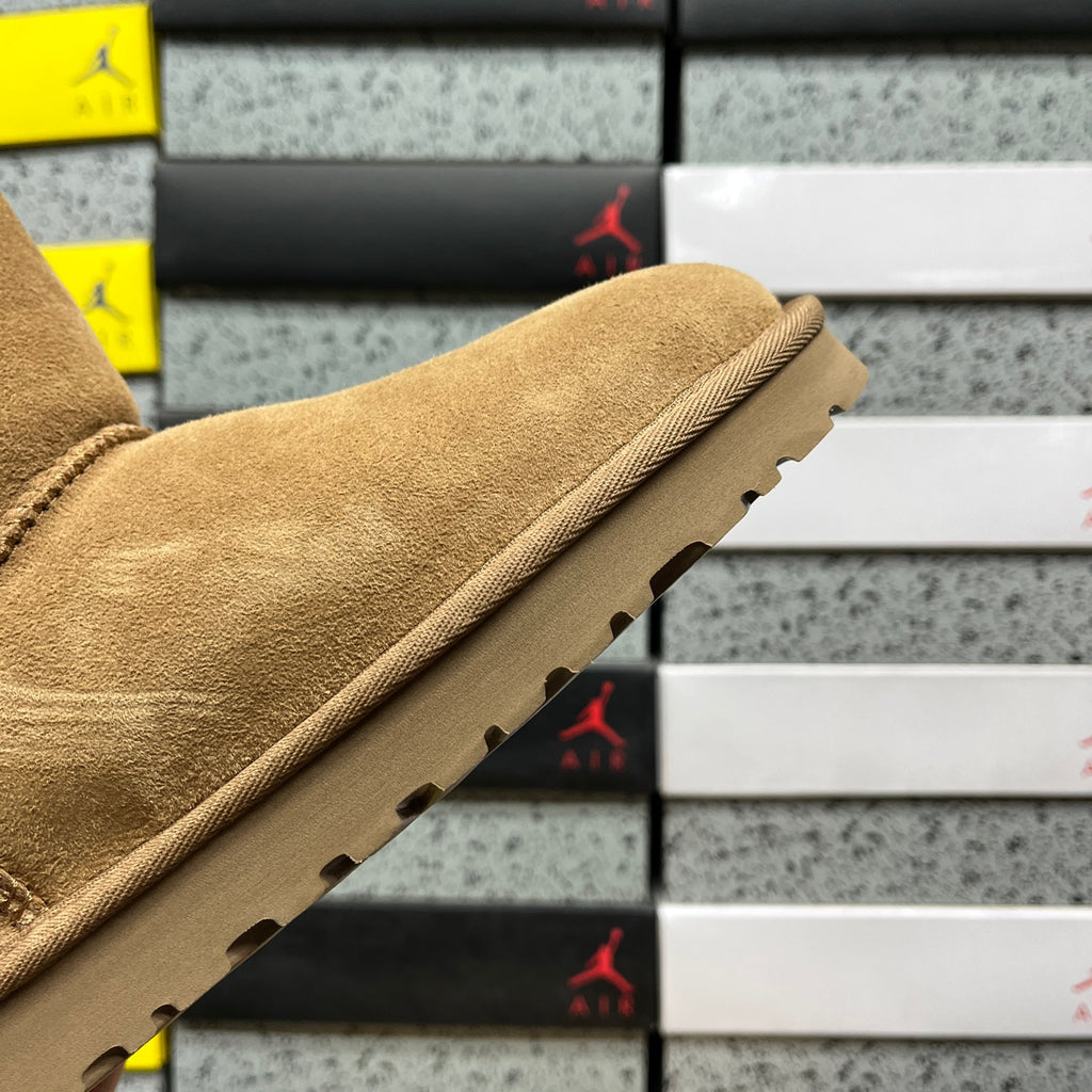 UGG Classic Short Boots – Chestnut