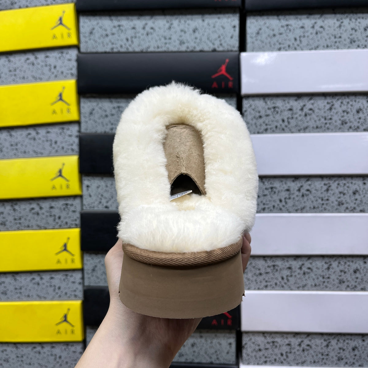 UGG Platform Slippers – Chestnut & Cream