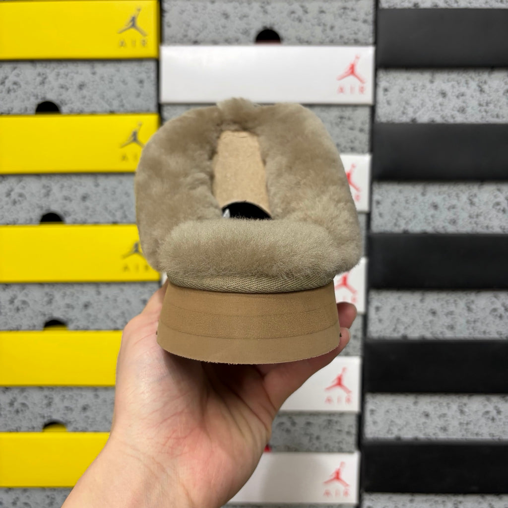 UGG Platform Slippers in Antelope Brown with Fluffy Collar – 3 cm