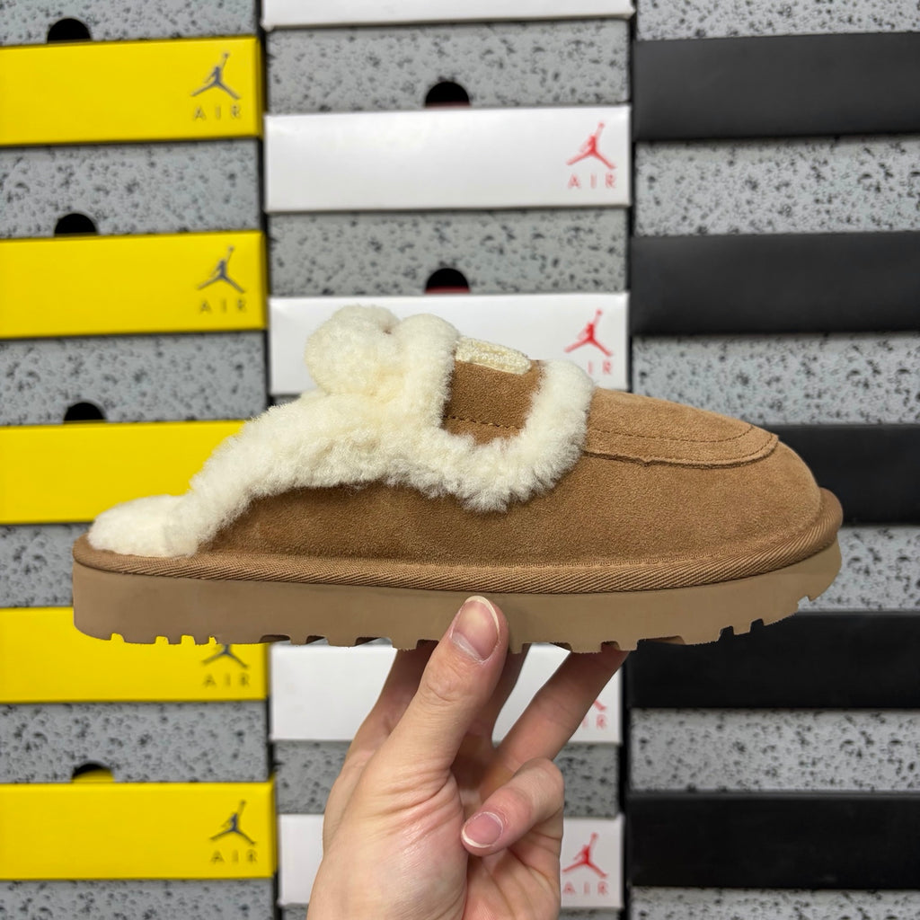 UGG Embroidered Mule Slippers – Chestnut | 5095