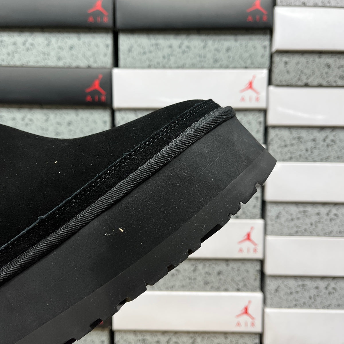 UGG Platform Chelsea Boots – Black