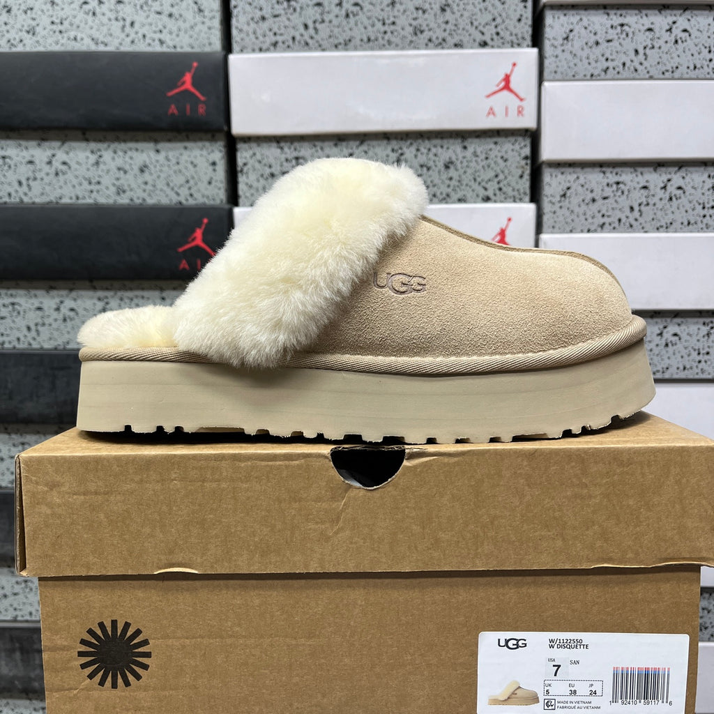 UGG Platform Slippers – Sand & Cream