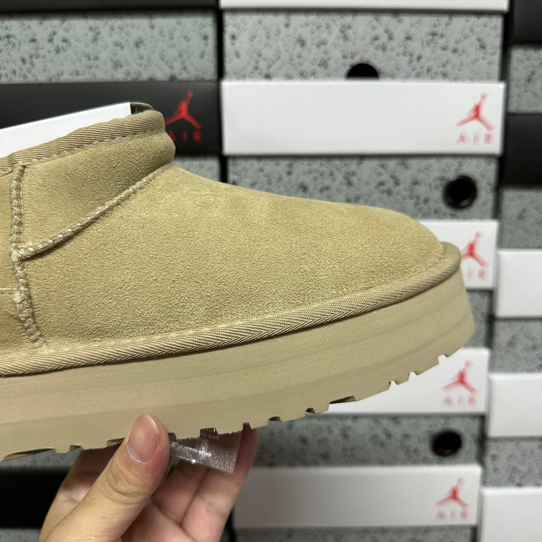 UGG Ultra Mini Platform Boots – Light Olive, 3 cm