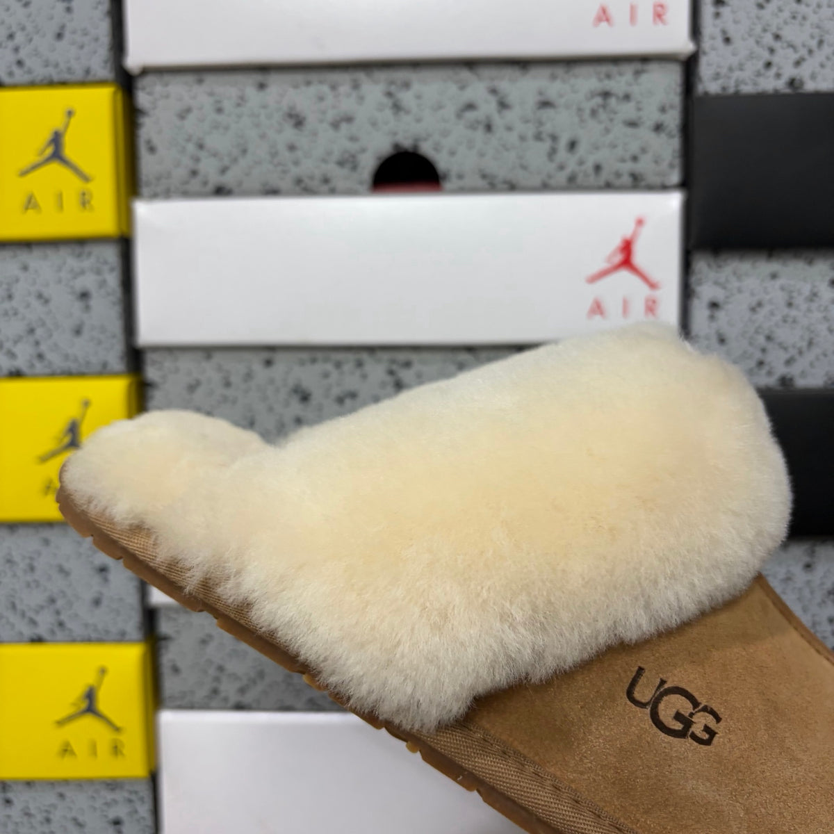 UGG Fluffy-Collar Mule Slippers – Chestnut | 2550