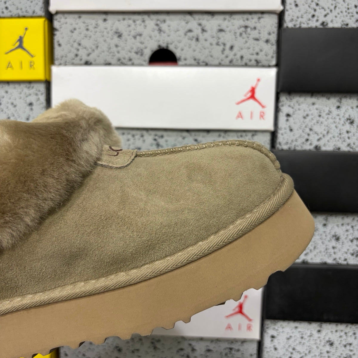 UGG Fluffy-Collar Slip-On Slippers – Antelope Brown | 4810-3
