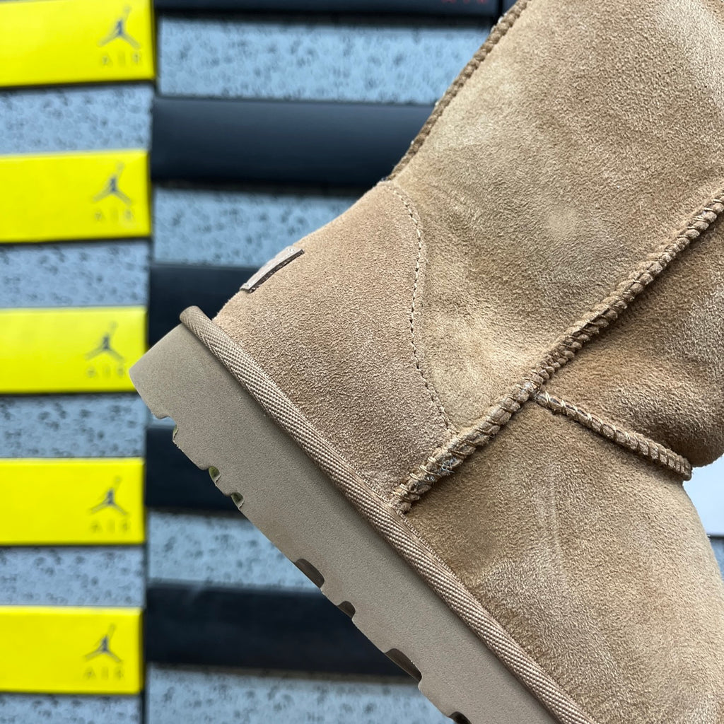 UGG Classic Short Boots – Chestnut